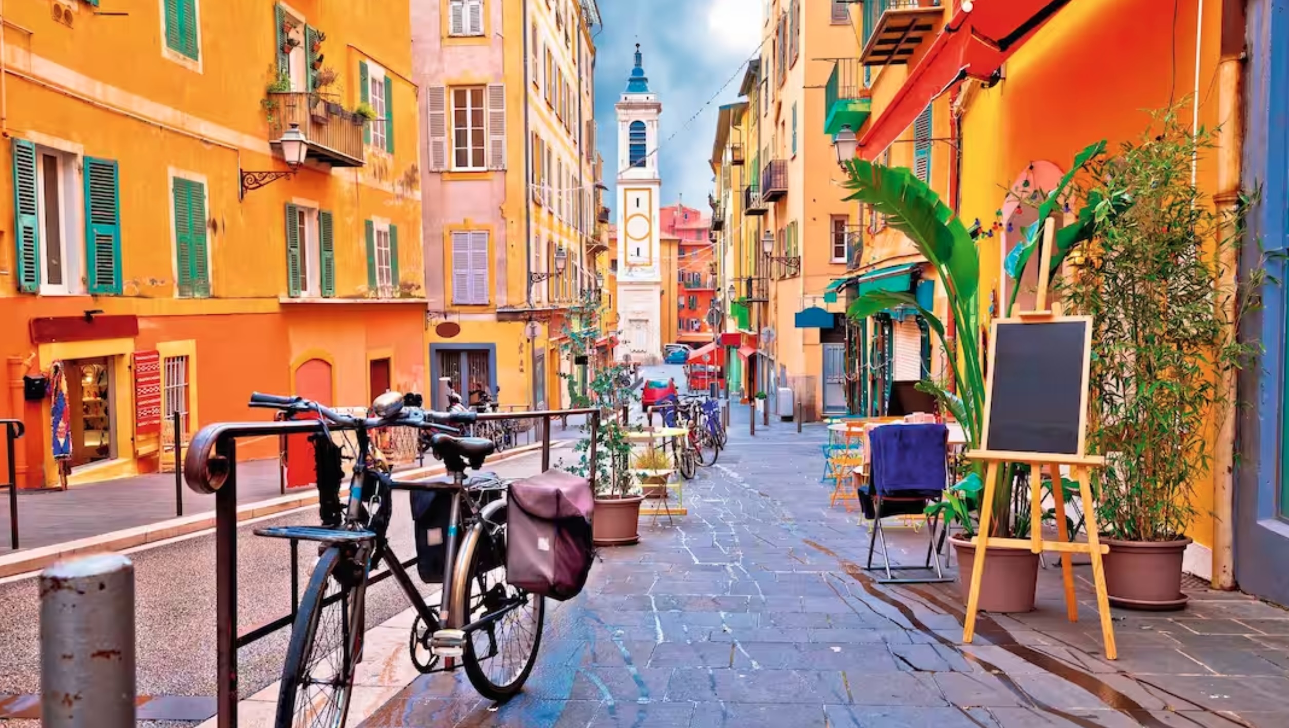 street with cycles in Nice