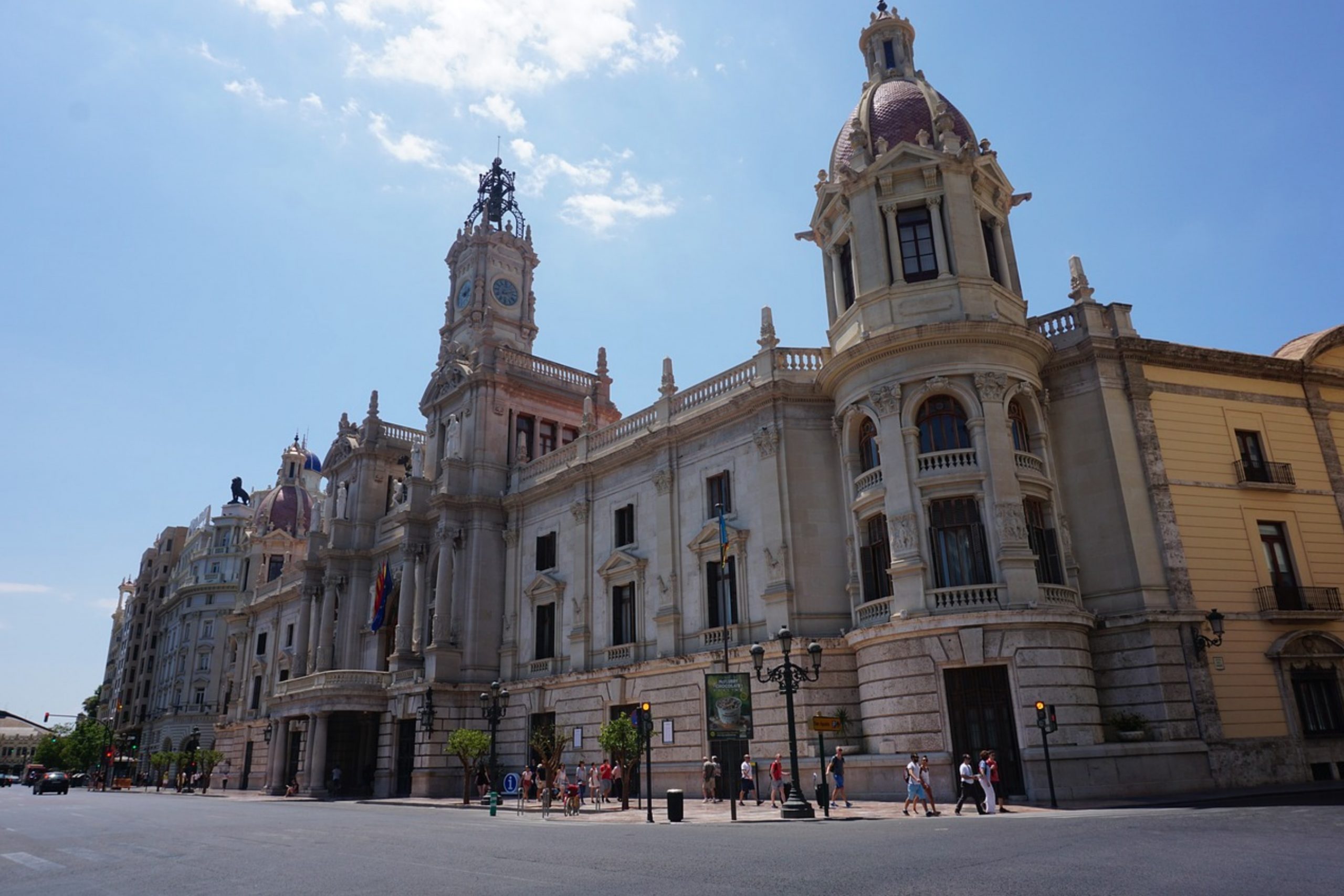 Valencia city hall - Plaza del Ayuntamiento